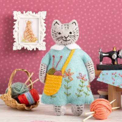 Corinne Lapierre Felt Craft Kit - Mrs Cat